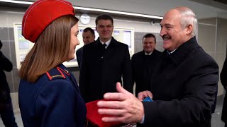 Лукашенко в метро: В любой момент могу прийти и поехать!