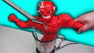 ЧТО ВНУТРИ ВАКУУМНОГО ЧЕЛОВЕКА ? СУНУЛ в БЛЕНДЕР СТРАННЫЙ АНТИСТРЕС !
