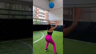 NO DEJES CAER EL GLOBO O PELOTAZO !!