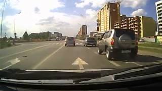 УЖАСНАЯ  Авария в Тюмени, стекла кровь, страшное ДТП  УЖАС