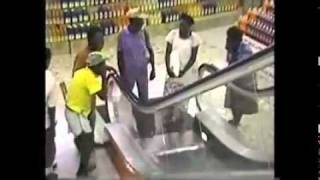 В первый раз увидел эскалатор \ Has for the first time seen the escalator