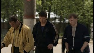 Так наезжали рэкетиры в 90-х.