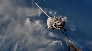 Soyuz MS-22 docking