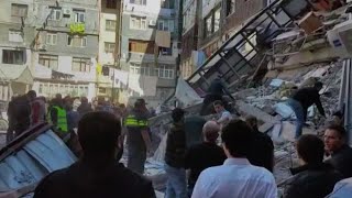 კატასტროფა ბათუმში: ადამიანების გადასარჩენად ყველაფერი კეთდება - ვიდეო