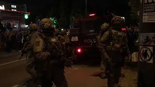 "Nehmt die Waffen runter!"- "Kämpft mit uns, nicht gegen uns"! -Polizei-SEK beim G20-Gipfel-8.7.2017