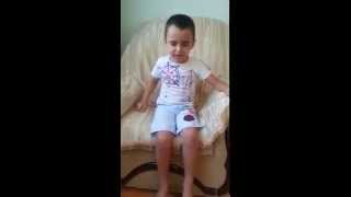 Whatsapp videos Мальчик читает стих