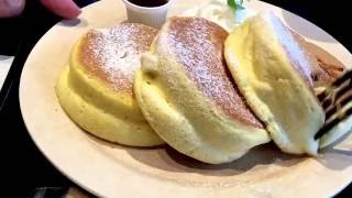 行列が出来るパンケーキ(ELK)パンケーキセットを注文。美味い！