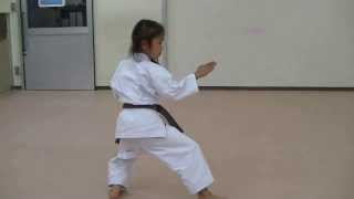 Mahiro(7-year-old-girl) practicing Enpi & Kankudai 7歳まひろ燕飛と観空大