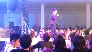Quang Anh hát tại đêm nhạc vũ điệu Gangnamstyle HN
