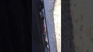 Car finger crush skoda fabia