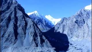 Inylchek Glacier - flight to Maida Adyr