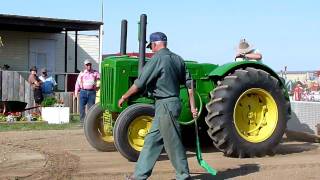 John Deere D pulls