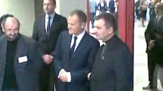 Tarnów. Donald Tusk i początkujący muzycy z centrum "U Siemachy"