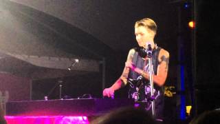 RUBY ROSE dj set at LESBIAN WOODSTOCK 2015 - 13/17