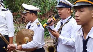 LẠY PHẬT QUAN ÂM KÈN TÂY PHỤC VỤ NHÀ ĐÁM.