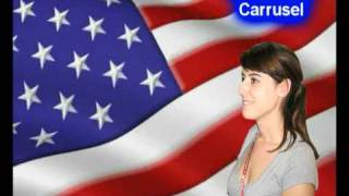 Laura Martínez cantando el himno de USA