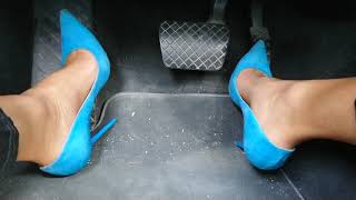Driving in 13cm Jimmy Choo Highheels