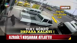 Sakaryada Trafik Kazası - Tır Altında Ezilmekten Son Anda Kurtuldu   Sakarya Trafik Kazası