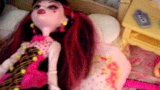 ma maison monster high presque finie !!
