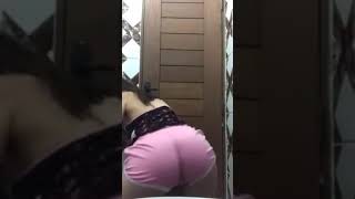 TÜRK LİSELİ KIZ BANYODA TWERK YAPIYOR (PERİSCOPE SCOPE)