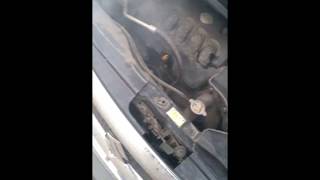 Nissan Serena C25, заклинило шкив кондиционера, перетёрся, задымился и лопнул ремень подвесного.