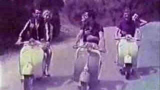 Vespa advertising for young people Pubblicità Vespa giovani