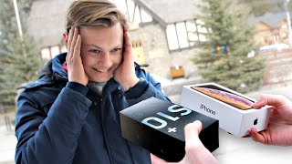 I Gave New Phones to Strangers... But Made Them Choose! iPhone XR vs Samsung Galaxy S10e