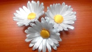 Kanzashi. Daisy of satin ribbons / Канзаши. Ромашка из атласных лент