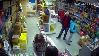 Кража в магазине Бийск 23.09.2017г
