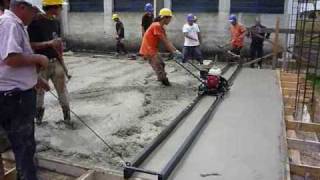 Ejecución de pavimento de 15 cm de espesor de hormigón de 6.00m x 55.00 m en 12 horas de trabajo
