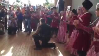 Azeri küçük kız Nuray Rahman'ın söylediği 'AZERBAYCAN' şarkısı..
