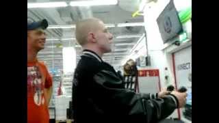 Nazi Vs. Junge (ca.10 jahre alt) ... Nazi Verliert beim Autorennen :'D