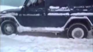 Гелик вытащил груженную фуру со снега