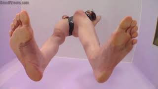 giantess feet