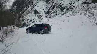 Suzuki Grand Vitara 2.4L SZ5 Nokian wr SUV 3 winter tyres snow (Austria)