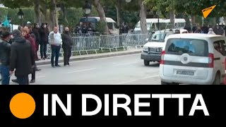 Tunisia: manifestanti si radunano contro le politiche del presidente Saied