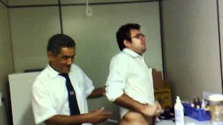 injeção dolorida - comédia