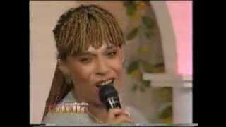 LUCIA DE LA CRUZ EL" ULTIMO BRINDIS" DE AUGUSTO POLO CAMPOS Y "PIEL CAFE" DE LEANDRO REYES "