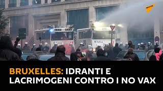 #Bruxelles: idranti e lacrimogeni contro i no vax