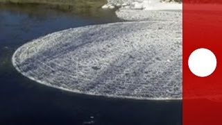 Un tourbillon de glace se forme dans une rivière aux Etats-Unis