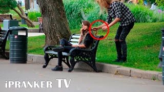 ПАРИКМАХЕР сошел с ума, отрезает ДЕВУШКАМ волосы на улице ⁞ ЗЛОЙ ПРАНК