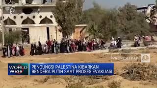 Pengungsi Palestina Kibarkan Bendera Putih Saat Proses Evakuasi