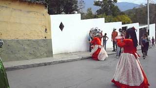 Locas se cae en ferias de lagunillas