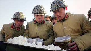 日軍早起吃飯，沒想到一顆八路軍炮彈突然扎進鍋裡，瞬間爆炸！ ️ 抗日