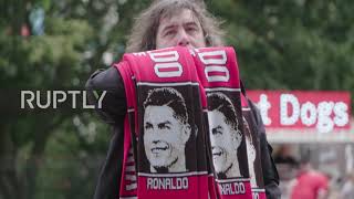 UK: Fans rejoice outside Old Trafford ahead of Cristiano Ronaldo's Manchester United debut