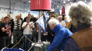 Båtmässan Göteborg  2011. Körning med Skandia tändkulemotor.