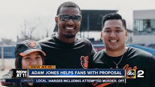 Adam Jones helps Orioles fan with wedding proposal