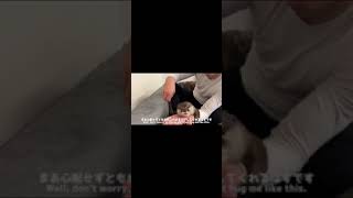 カワウソが大好きな飼い主に甘えている最中に好物のジャーキーがあったら…. Otter who love their owners vs. jerky #shorts
