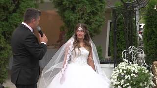 Hello beautiful bride! Father singing tohis daughter on her wedding day