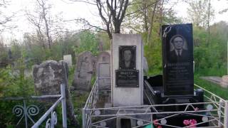 Khotyn Jewish cemetery - 33 minutes with old caretaker in third generation